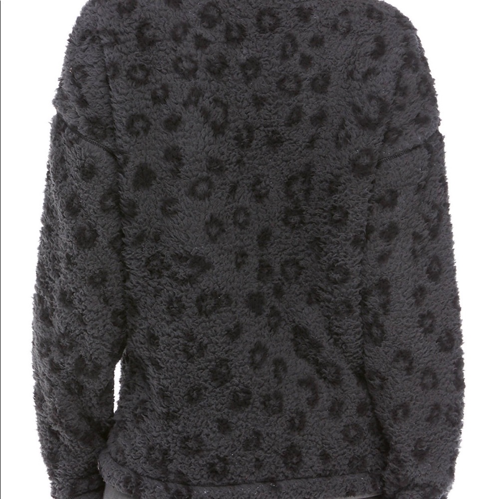 Long sleeve Sherpa with zipper closure - Picture 2 of 2
